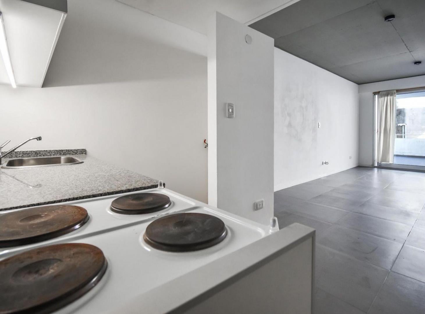 Foto de MONOAMBIENTE EN VENTA CON GRAN PATIO V ORTUZAR, imagen 5