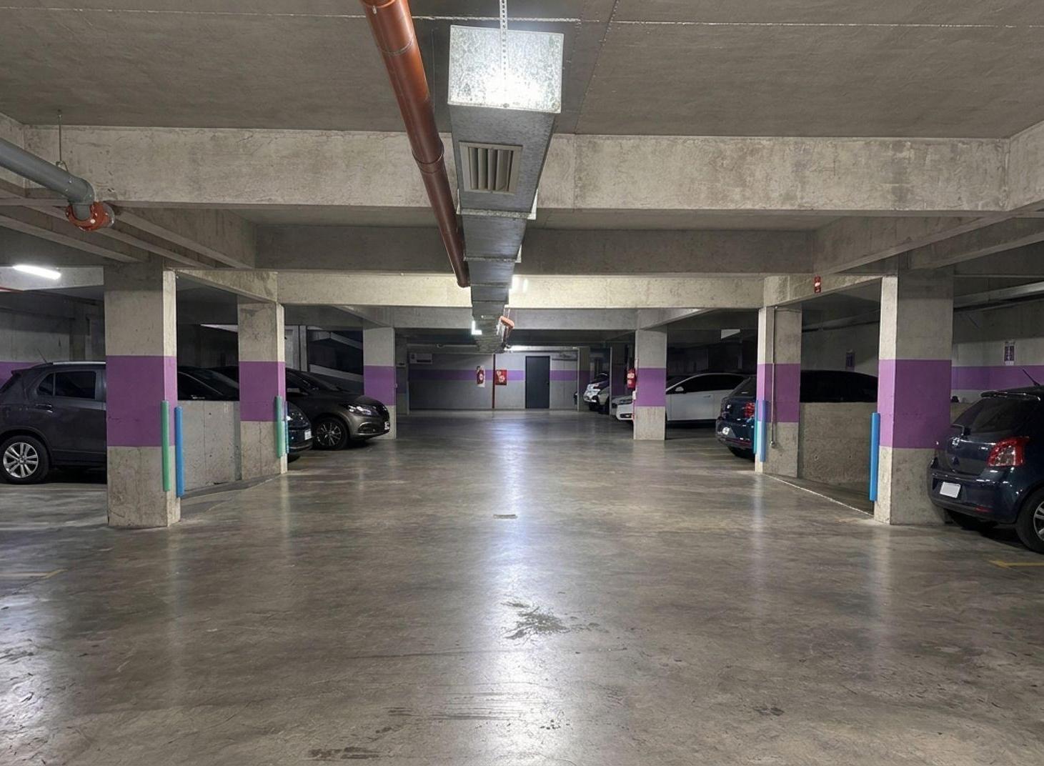 Foto de VENTA EXCELENTE COCHERA FIJA CUBIERTA EN ALMAGRO, imagen 5
