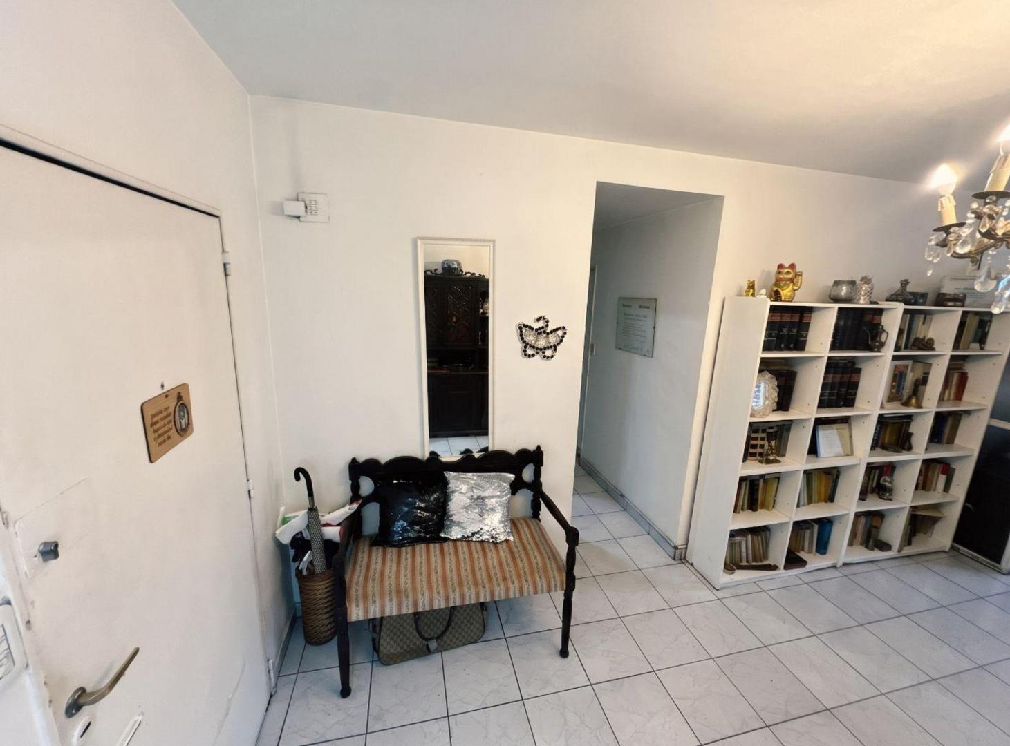 Foto de Venta 3 Ambientes Con Balcón Corrido y Cochera Cub, imagen 2