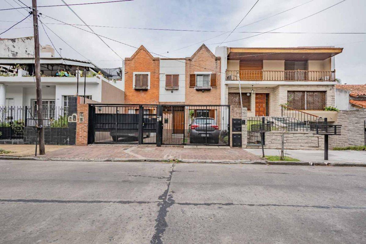 Foto de OLIVOS-DUPLEX VENTA - EXCELENTE ESTADO Y UBICACIÓN, imagen 1