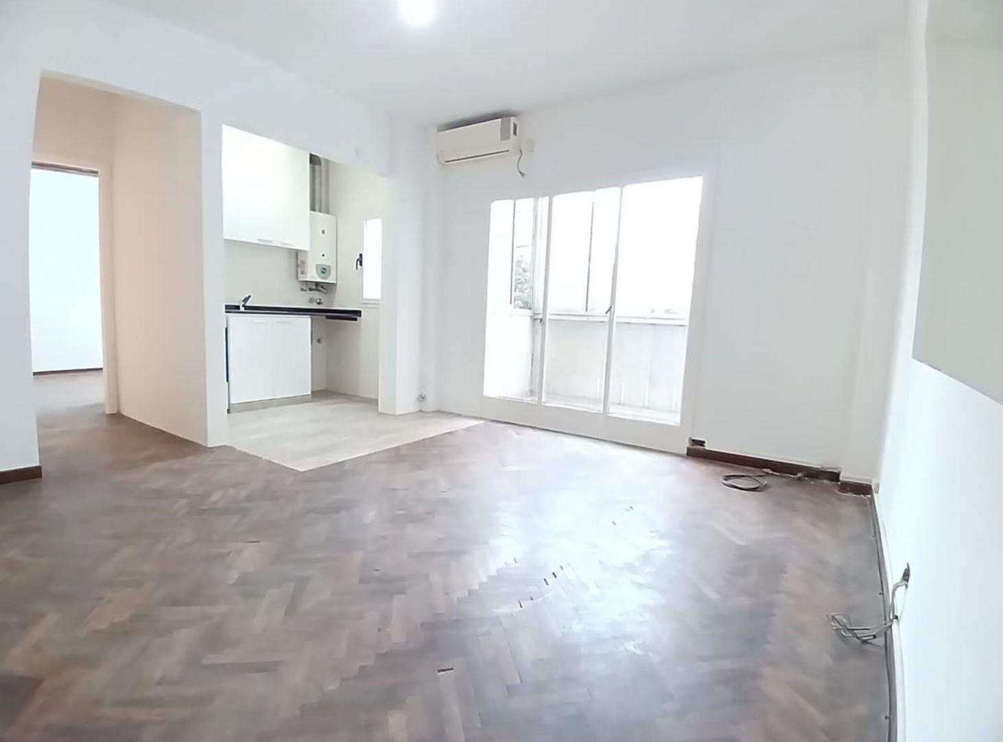 Foto de EN VENTA DOS AMBIENTES COCINA Y BAÑO NUEVO ALMAGRO, imagen 1