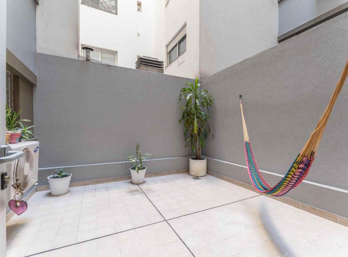 Foto de 3 ambientes + 2 cocheras + Patio . Caballito Norte, imagen 1