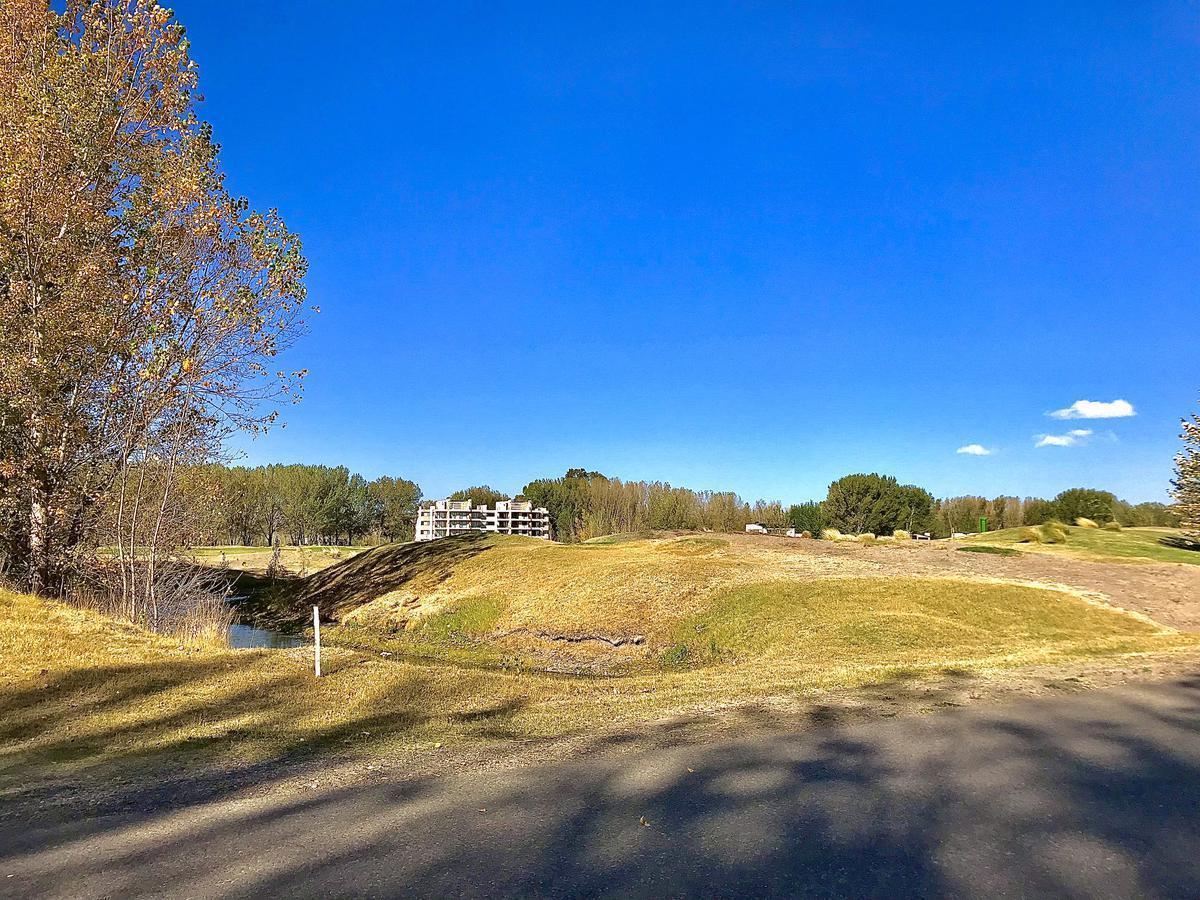 Venta de Casa en Pozo, B° Privado Canales de Plottier 2