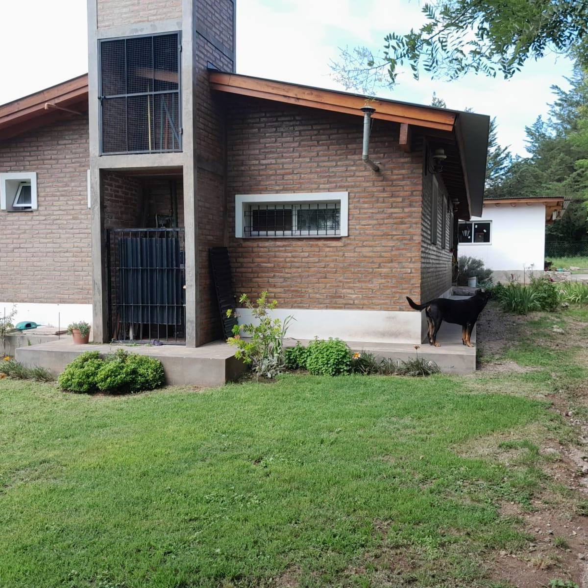 Vendo Casa y Departamento Villa Giardino 2