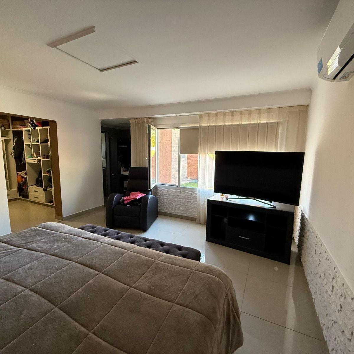 Vende Casa Nivel Gerencial, B° Los Manzanos, Plottier 5
