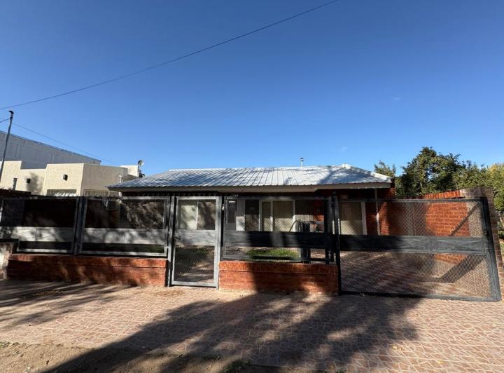 VENTA DE CASA ECOR II, PLOTTIER 2