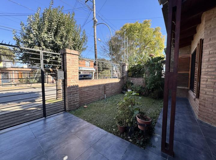 Casa en venta - Arguello 4
