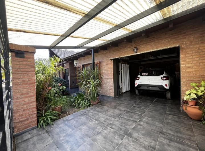 Casa en venta - Arguello 5