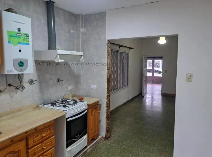TRES AMBIENTES CON PATIO 4