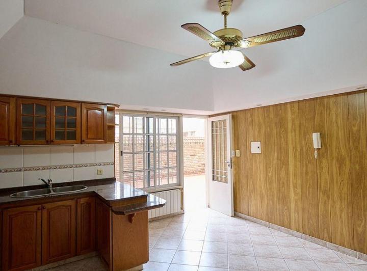 excelente casa en primer piso 2