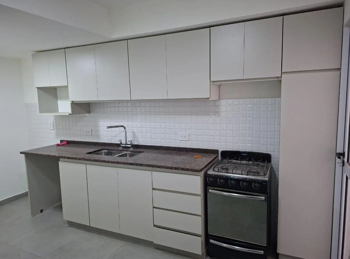 Gran departamento de 4 ambientes con terraza 4