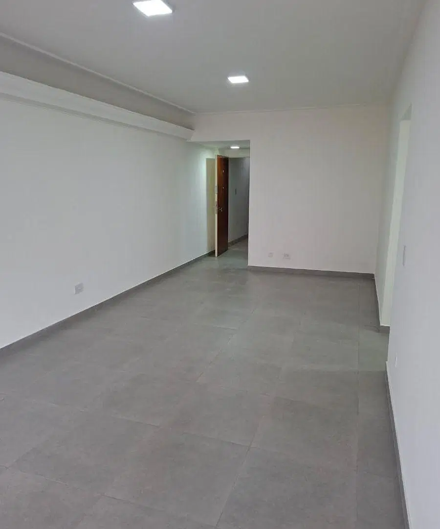 Gran departamento de 4 ambientes con terraza 1