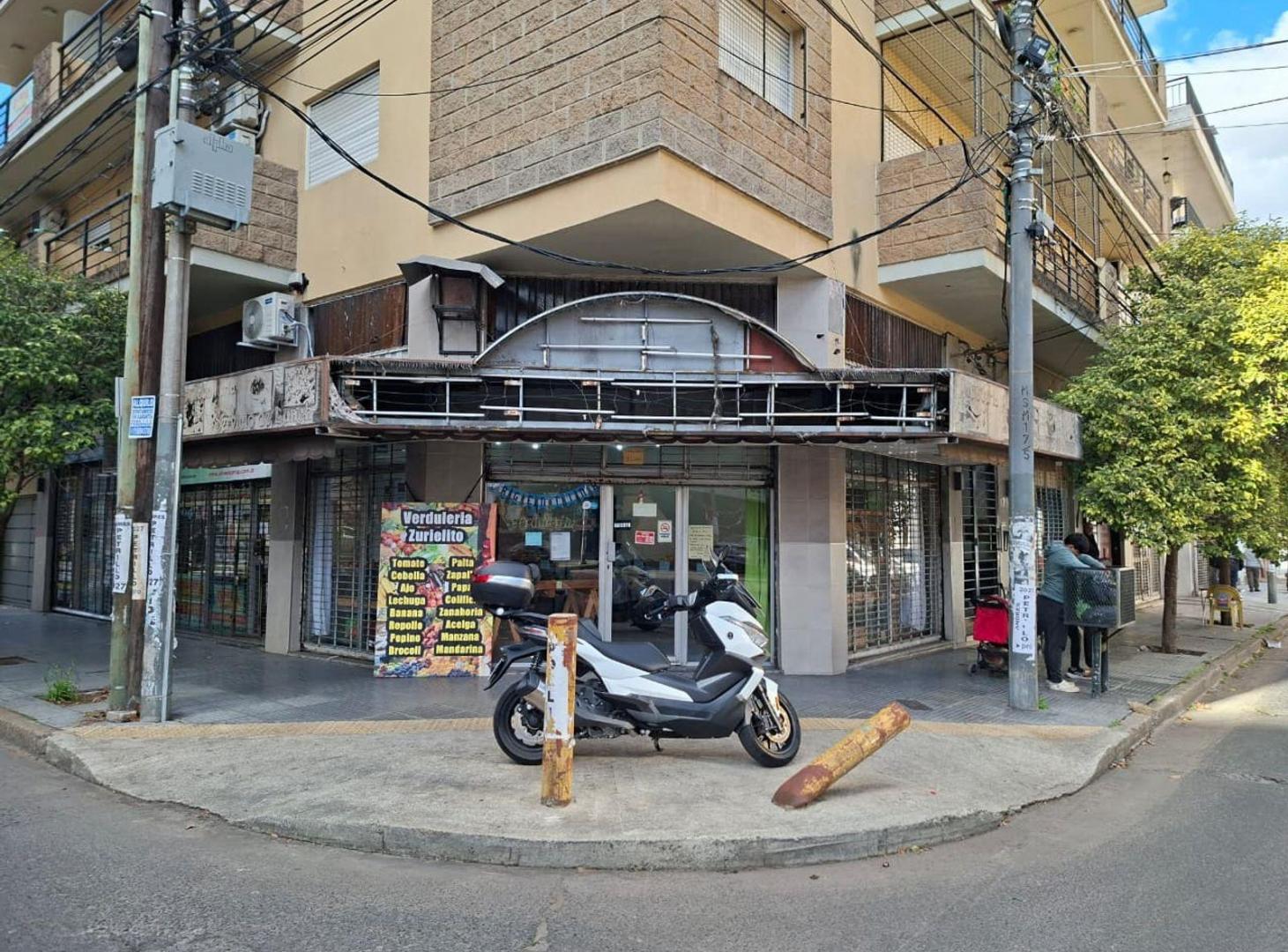 Excelente local en la esquina