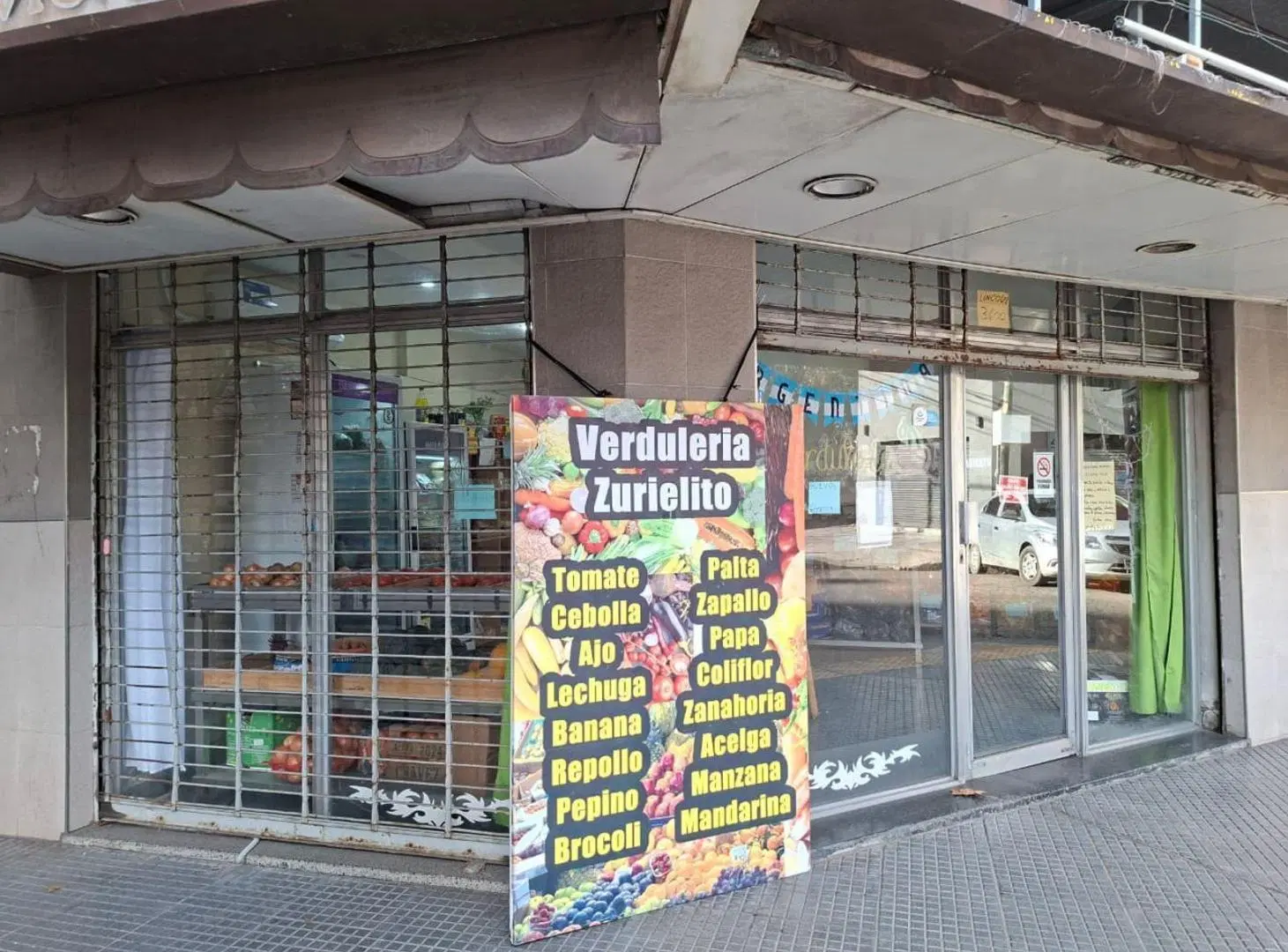 Excelente local en la esquina 3