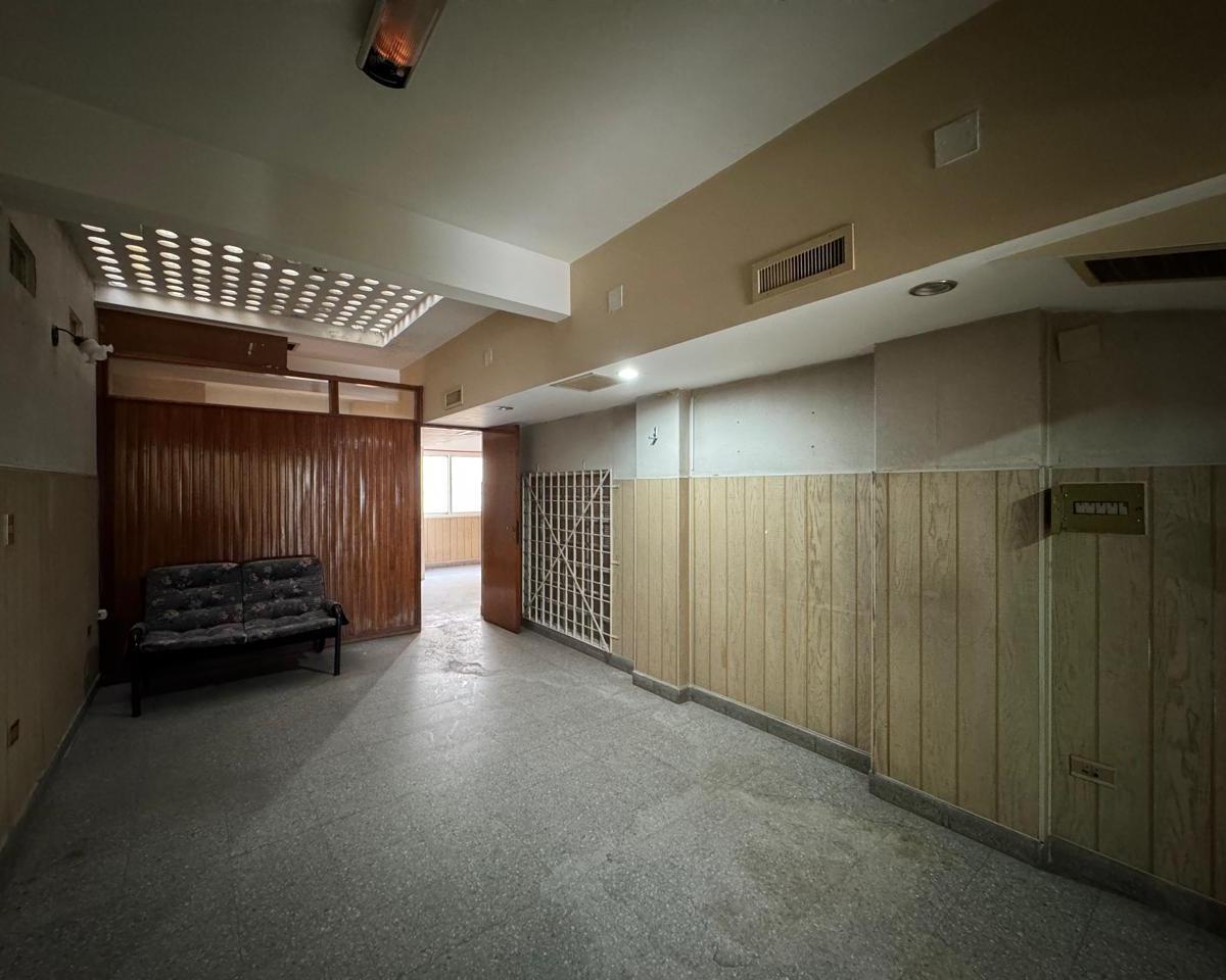 110 m² de Oficinas a m de Peatonal Belgrano 2