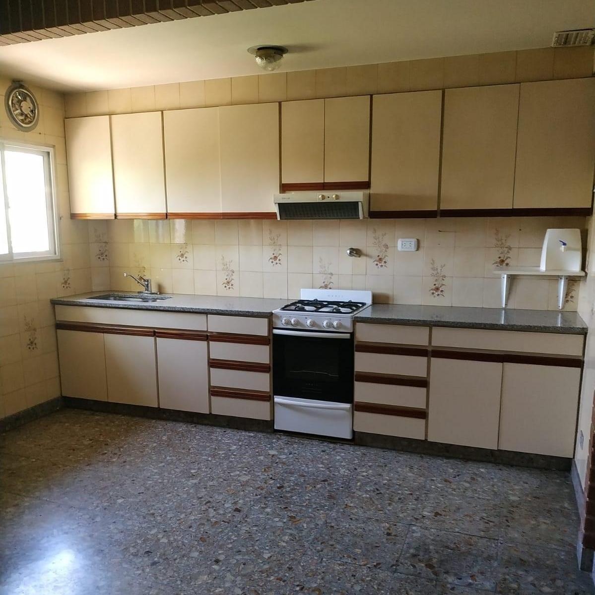 Excelente Casa en 2 Plantas Ideal 2 Familias 2