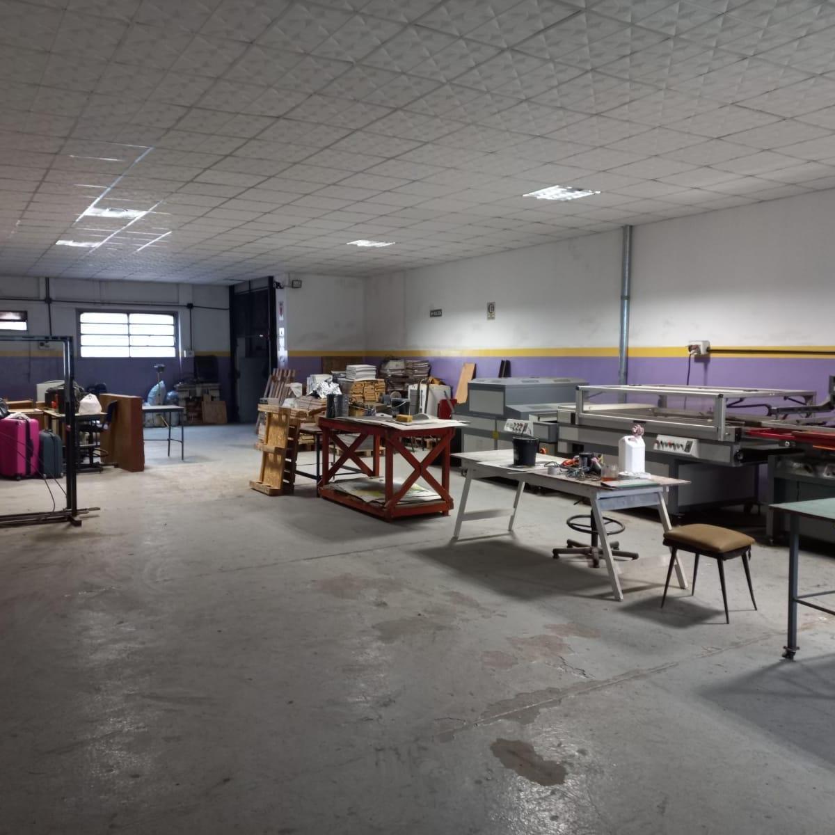 Galpón 700 m2 próximo a Ruta 8 y a m. Rodríguez Peña
