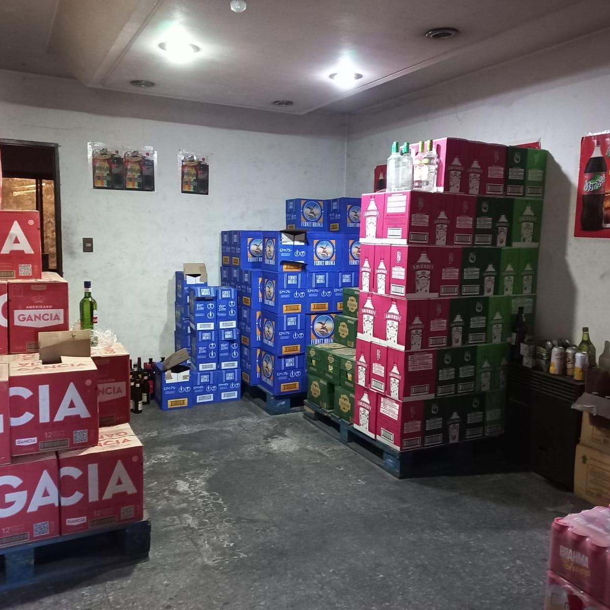 Excelente Galpón de 500 m² Sobre Av Márquez 3