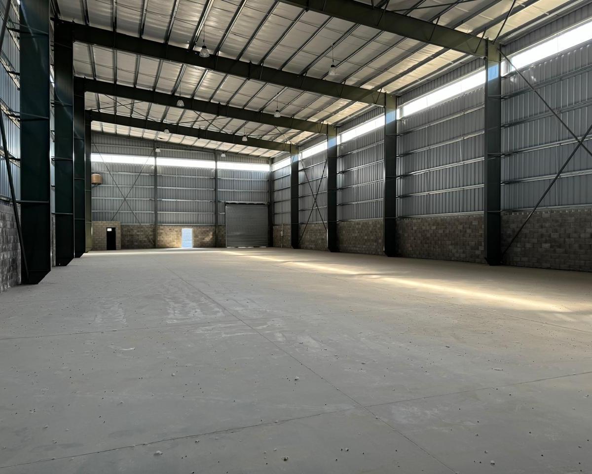 1840 m² a Estrenar en Parque Industrial 3