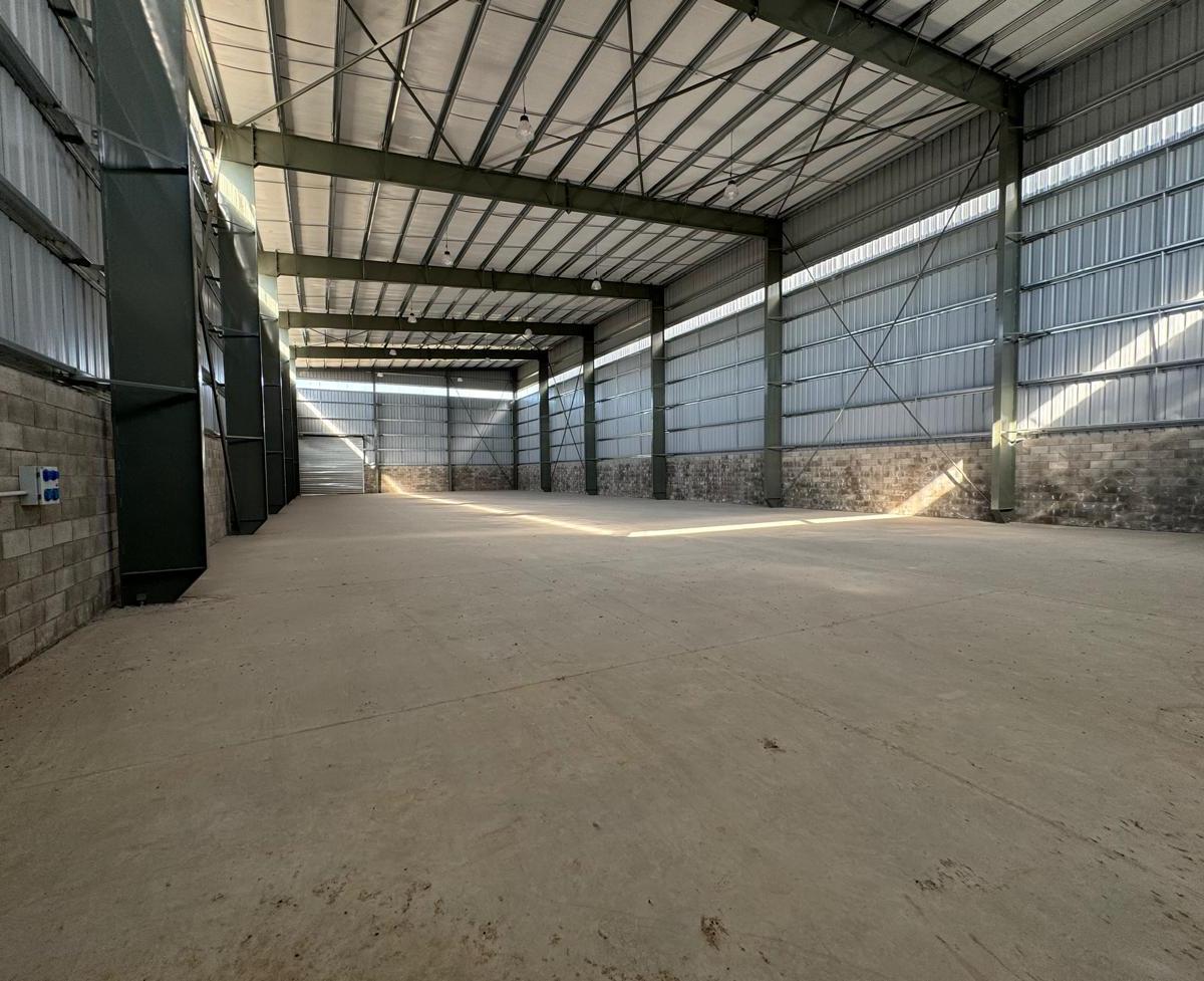 1840 m² a Estrenar en Parque Industrial 1