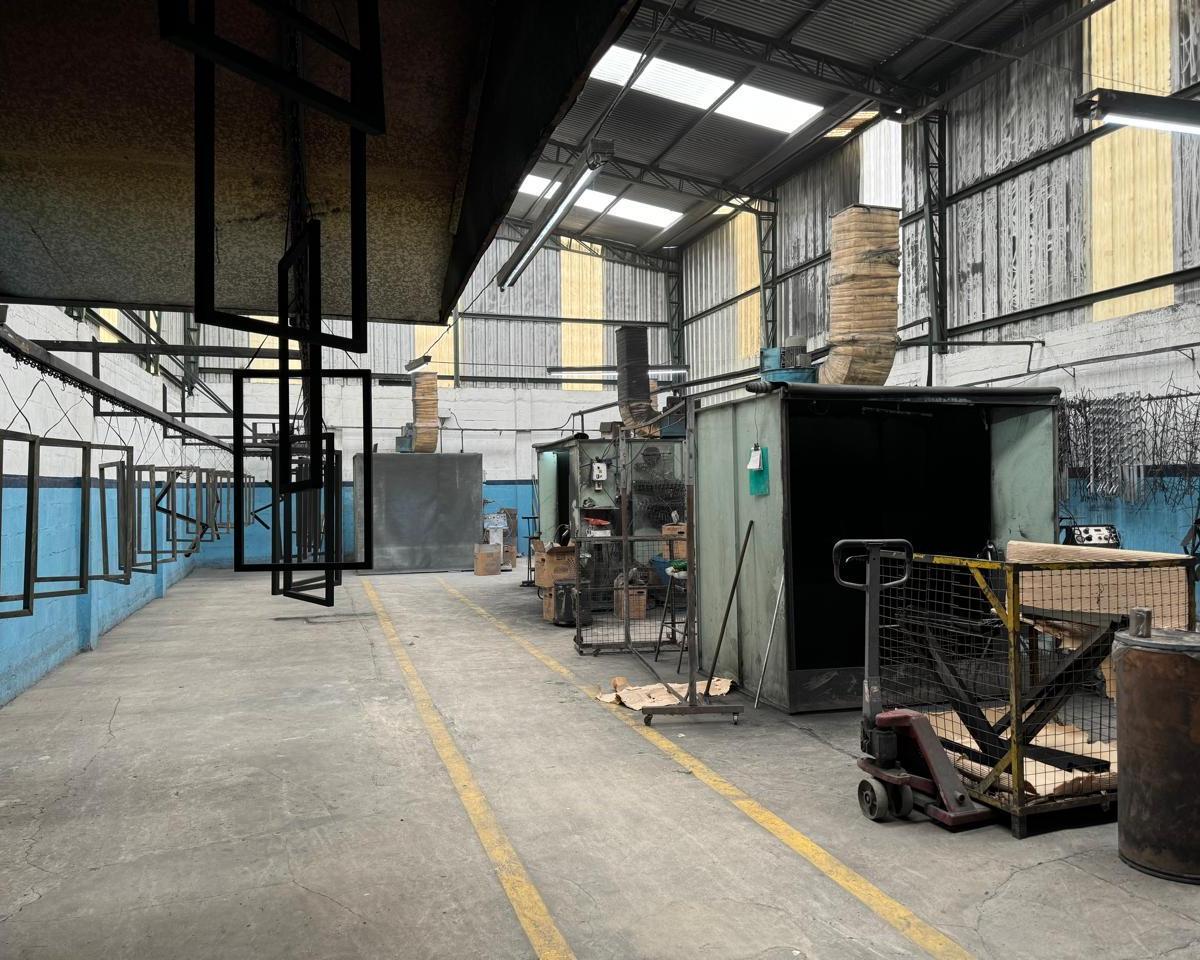 Galpón 825 m² a 200 m. Ruta 8 4