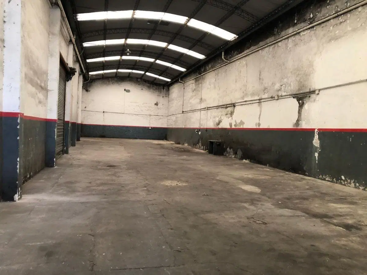Galpón 560 m2 a mts 4