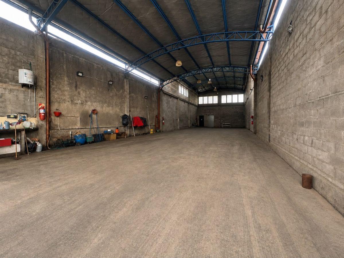 Foto de Galpon 383 m² en alquiler Próximo Av Eva Perón, imagen 2