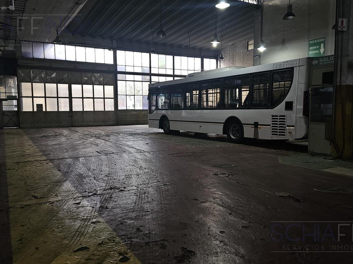 Excelente Nave Industrial en Barracas 2