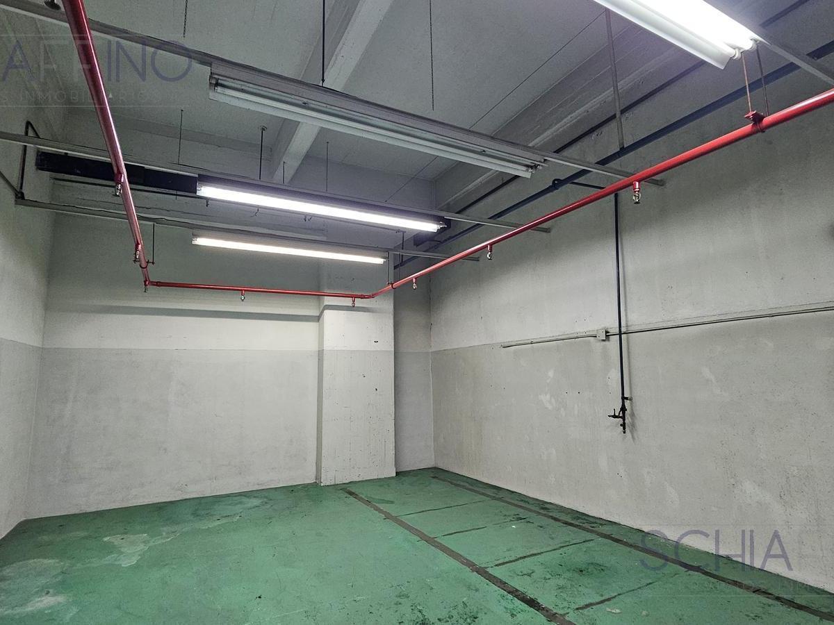 Excelente Nave Industrial en Barracas 3