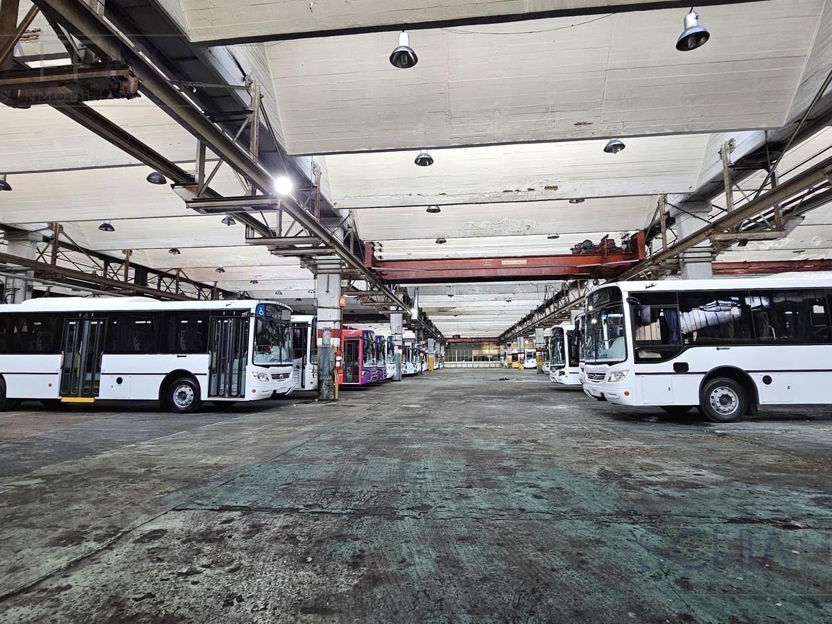 Excelente Nave Industrial en Barracas 3