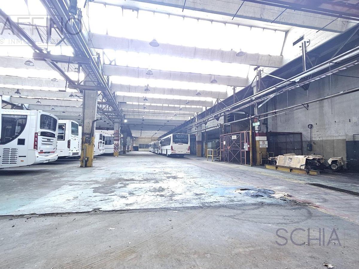 Excelente Nave Industrial en Barracas 2