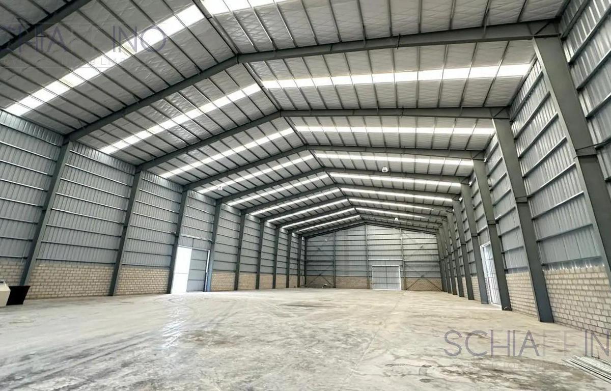 Nave Industrial en Pibera 3200 m² 5