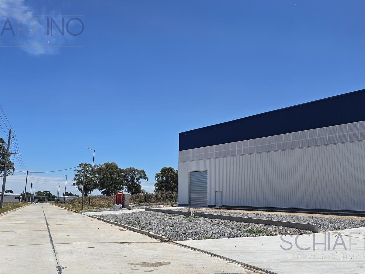 Nave Industrial en Aqluiler 1400 m² Pitec 2 Fcio Varela 2
