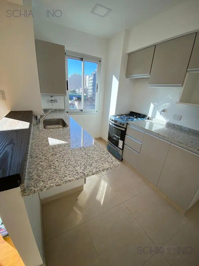 DEPARTAMENTO - Flores - Edificio en Block -6 pisos - 550m2 totales - 2 amb- balcon -  3 cocheras 8