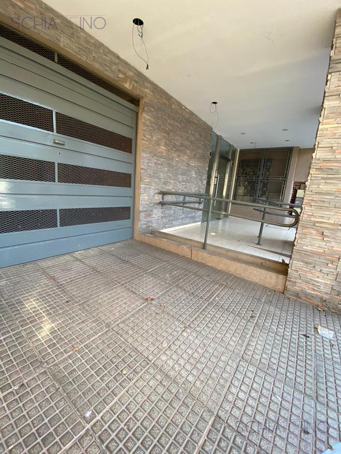 Foto de DEPARTAMENTO - Flores - Edificio en Block -6 pisos - 550m2 totales - 2, imagen 1