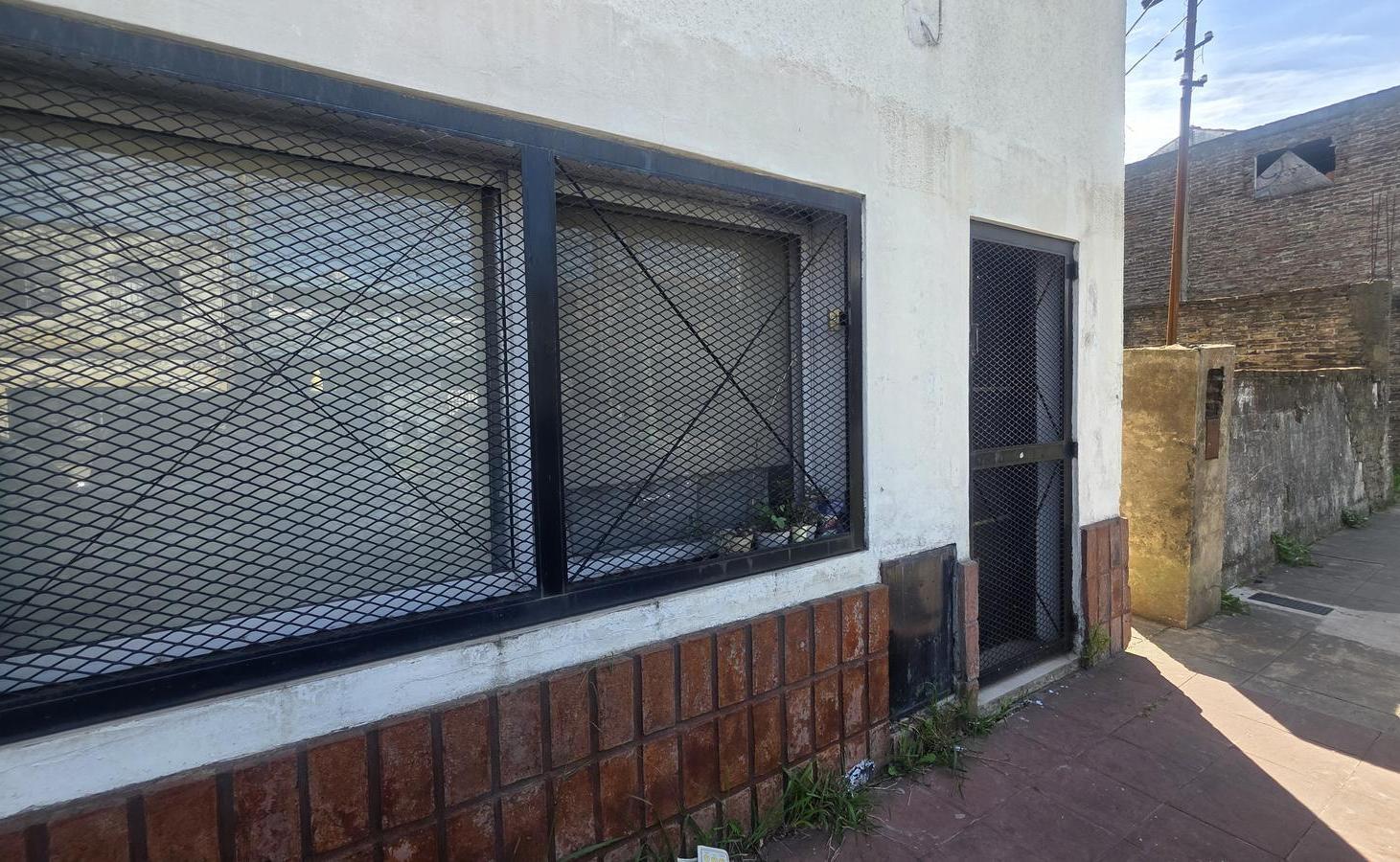 Foto de Galpón | Alquiler | Quilmes Oeste | 900 m2, imagen 2