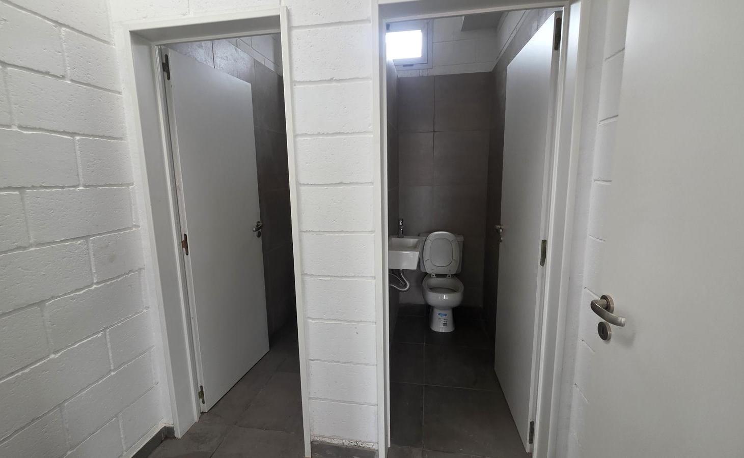 Foto de Nave Industrial en Venta en Polo Industrial Spegazzini, imagen 4