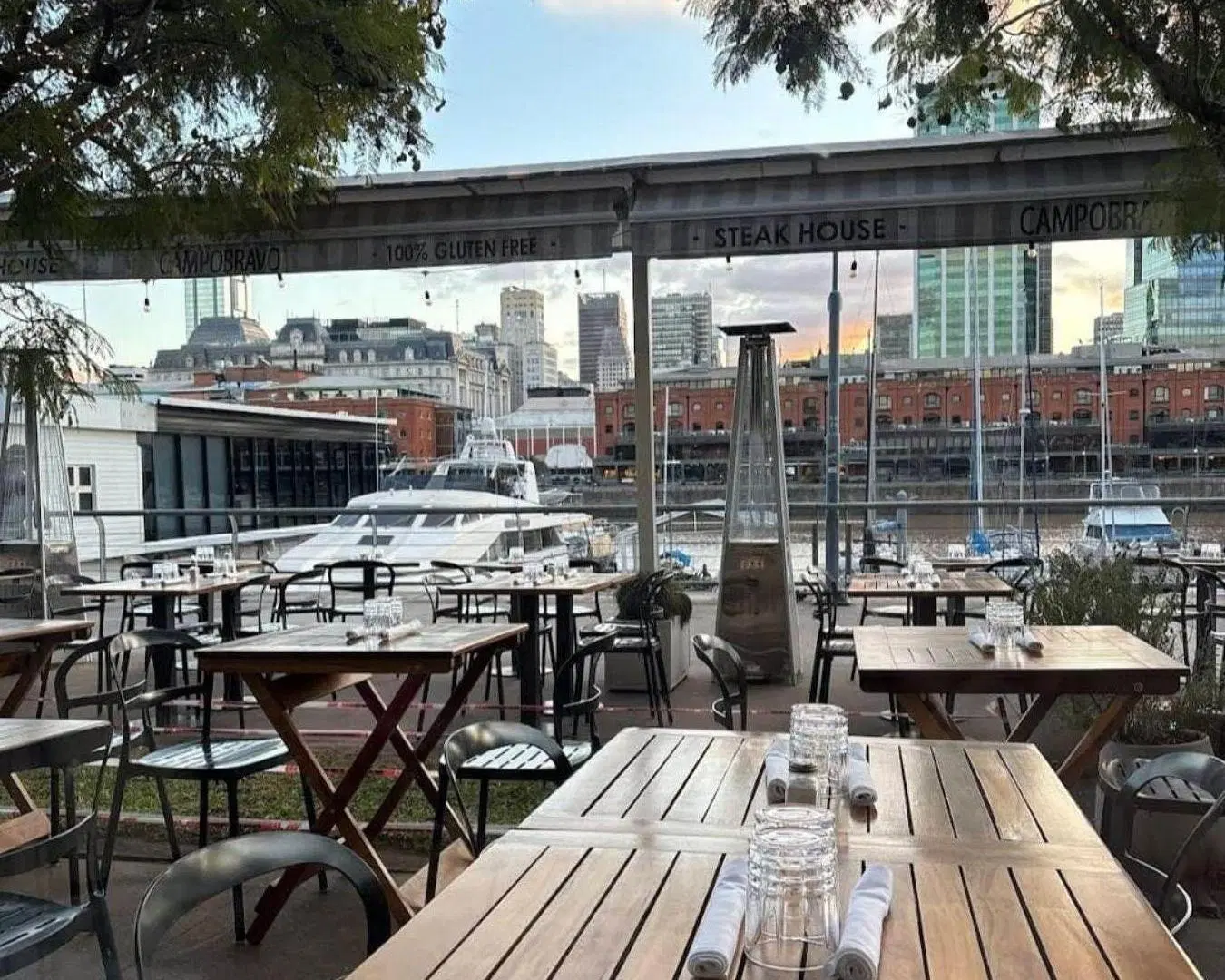 Local en Puerto Madero 3