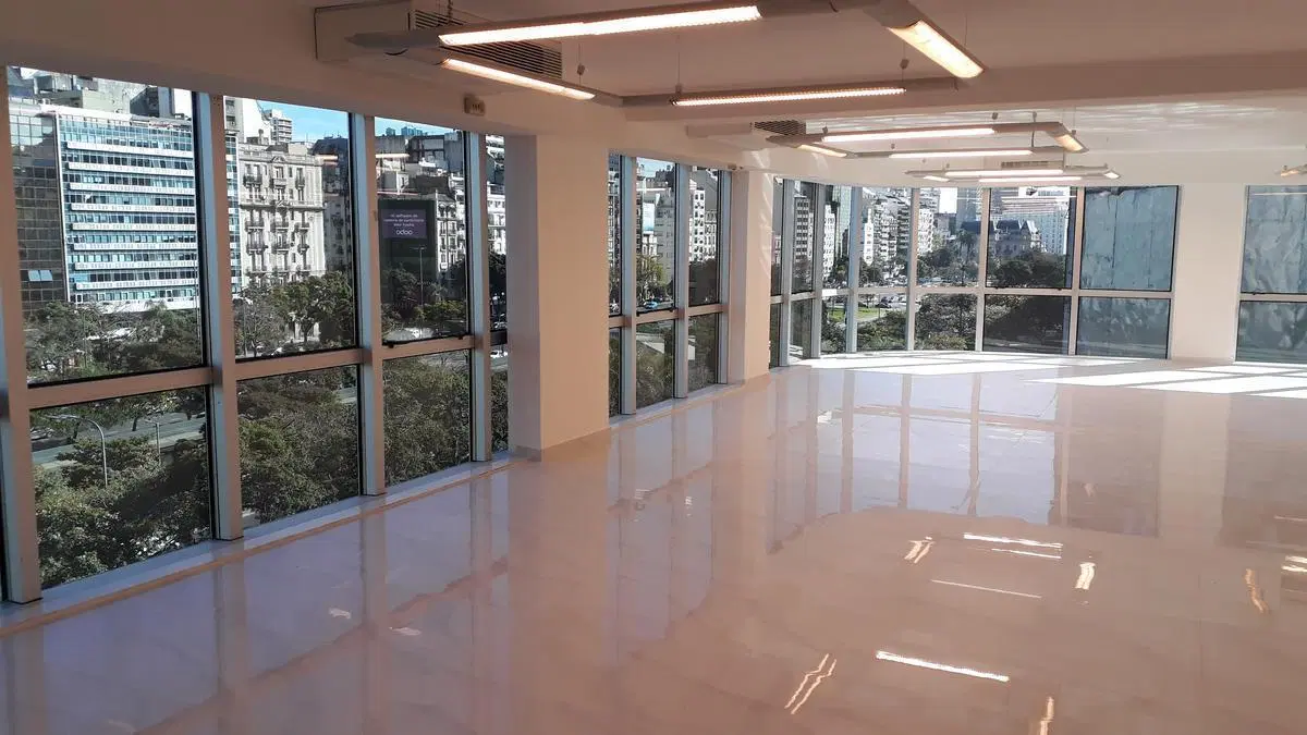 Oficina en venta Retiro sobre 9 de Julio 4
