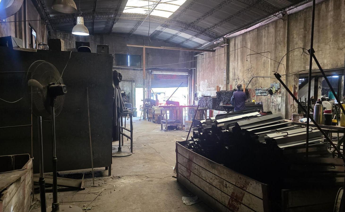 Foto de Galpón en Venta o Alquiler Quilmes Oeste, imagen 1
