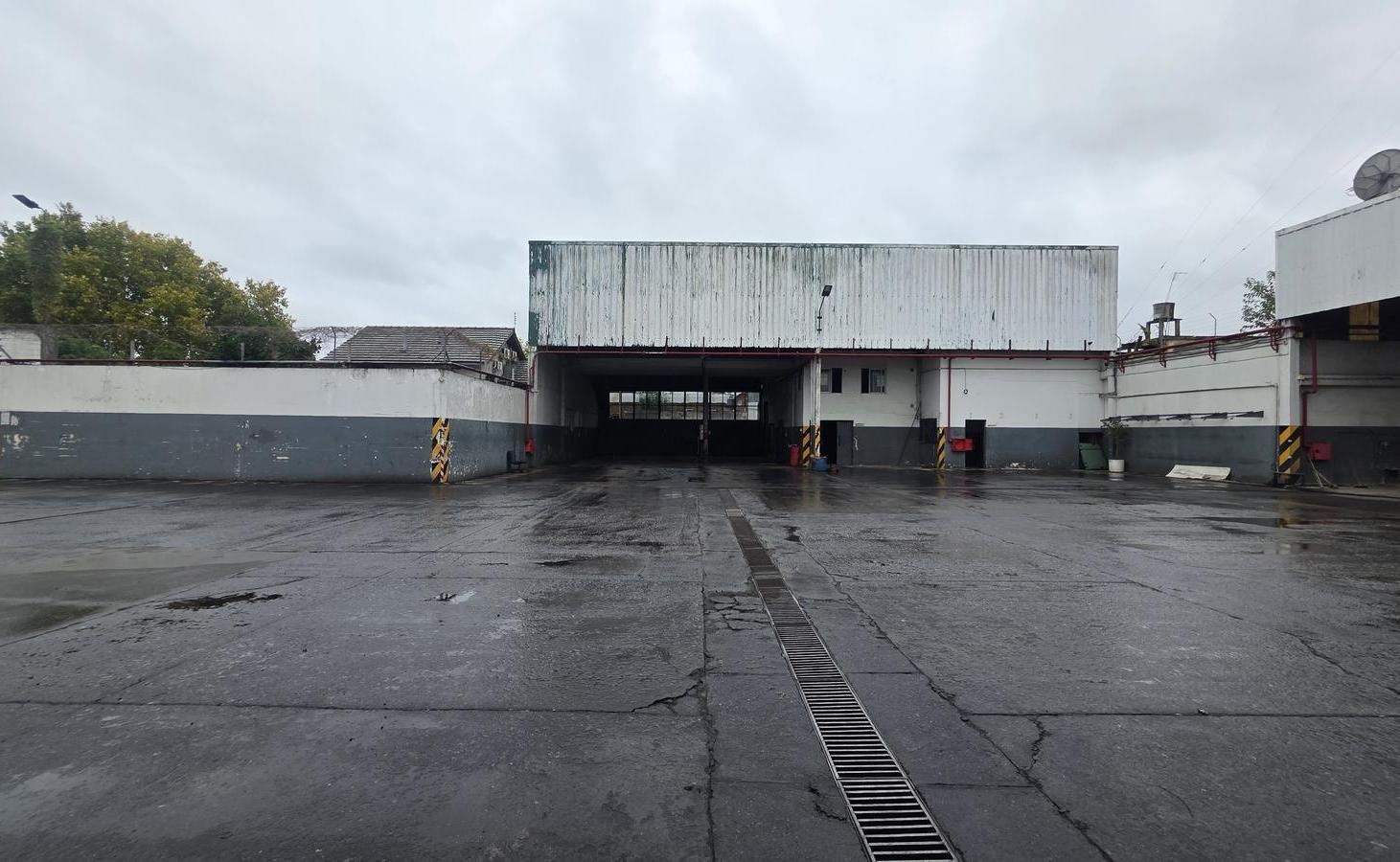 Foto de Galpón y playa de estacionamiento | Florencio Varela | Alquiler, imagen 3