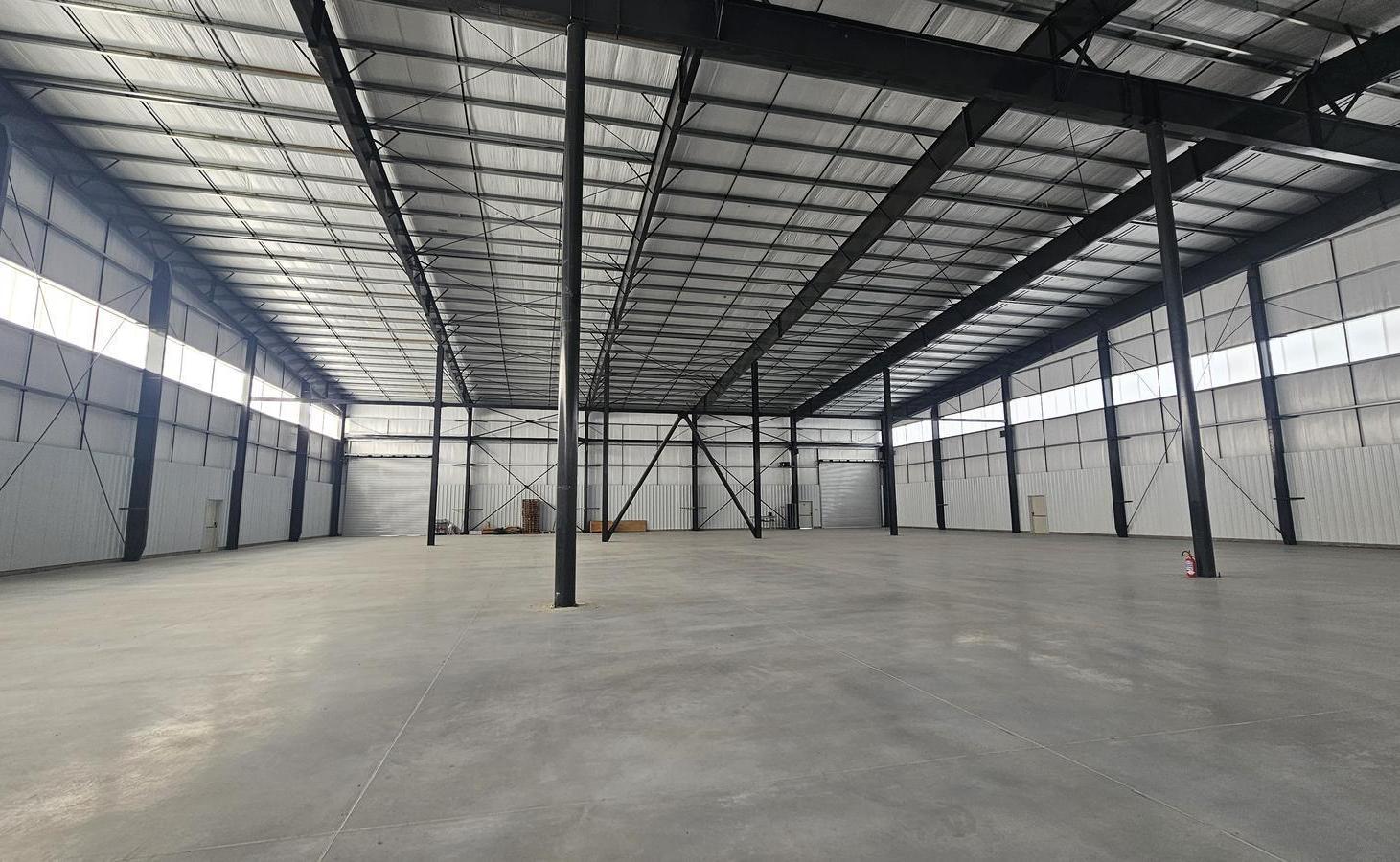 Foto de Nave Industrial 2800 m2 - Alquiler temporal - Parque Industrial Hudson, imagen 5
