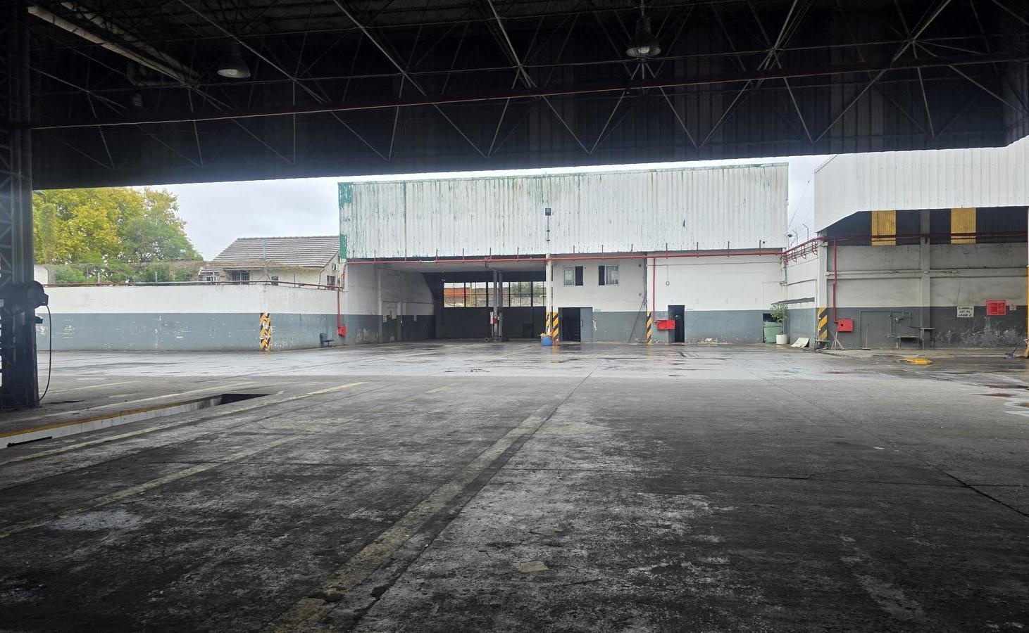 Foto de Galpón y playa de estacionamiento | Florencio Varela | Alquiler, imagen 4