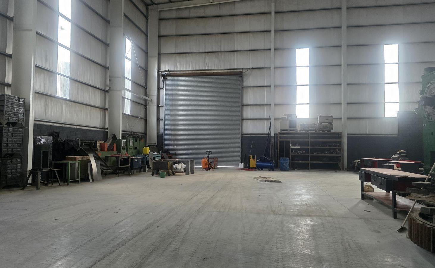 Foto de Nave Industrial 2000 m2 con gas industrial, imagen 4