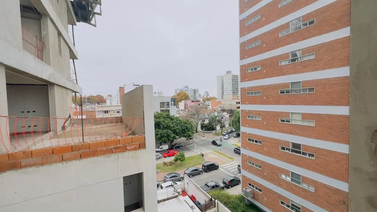 Venta 3 ambientes con balcón terraza 4
