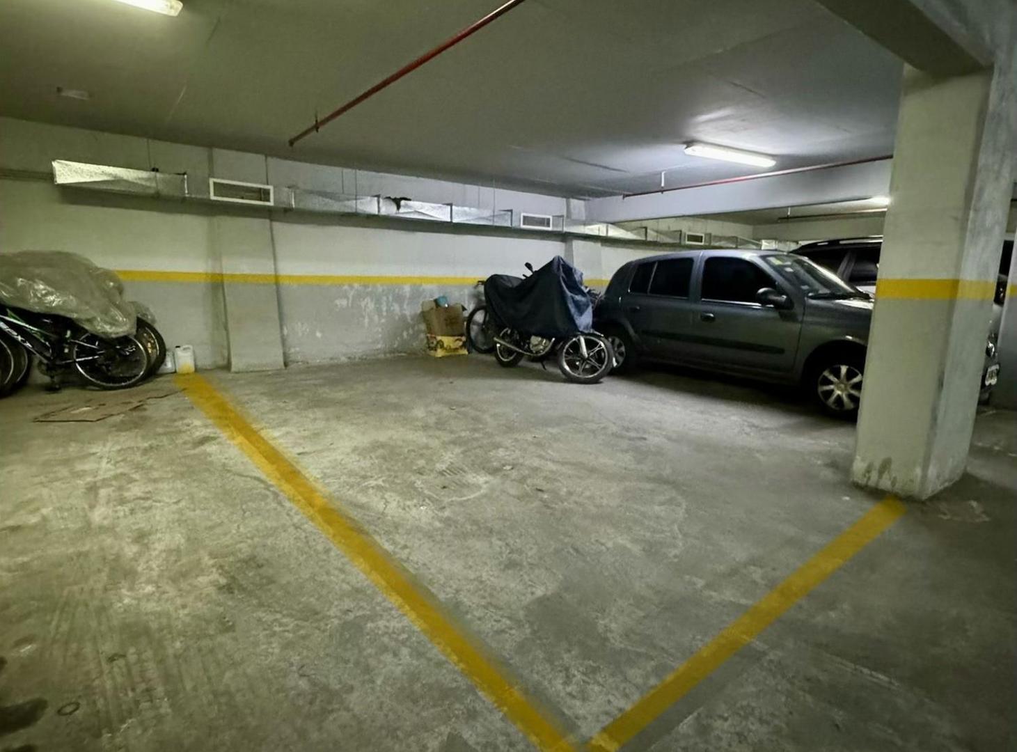 Foto de Venta Cochera cubierta y fija Villa del Parque CABA, imagen 2