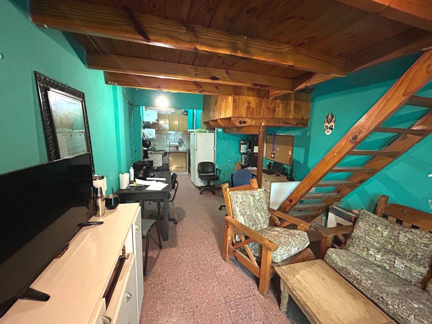 Foto de VENTA PH DE 3 AMBIENTES CON PATIO Y TERRAZA PROPIA EN LUGANO, imagen 1