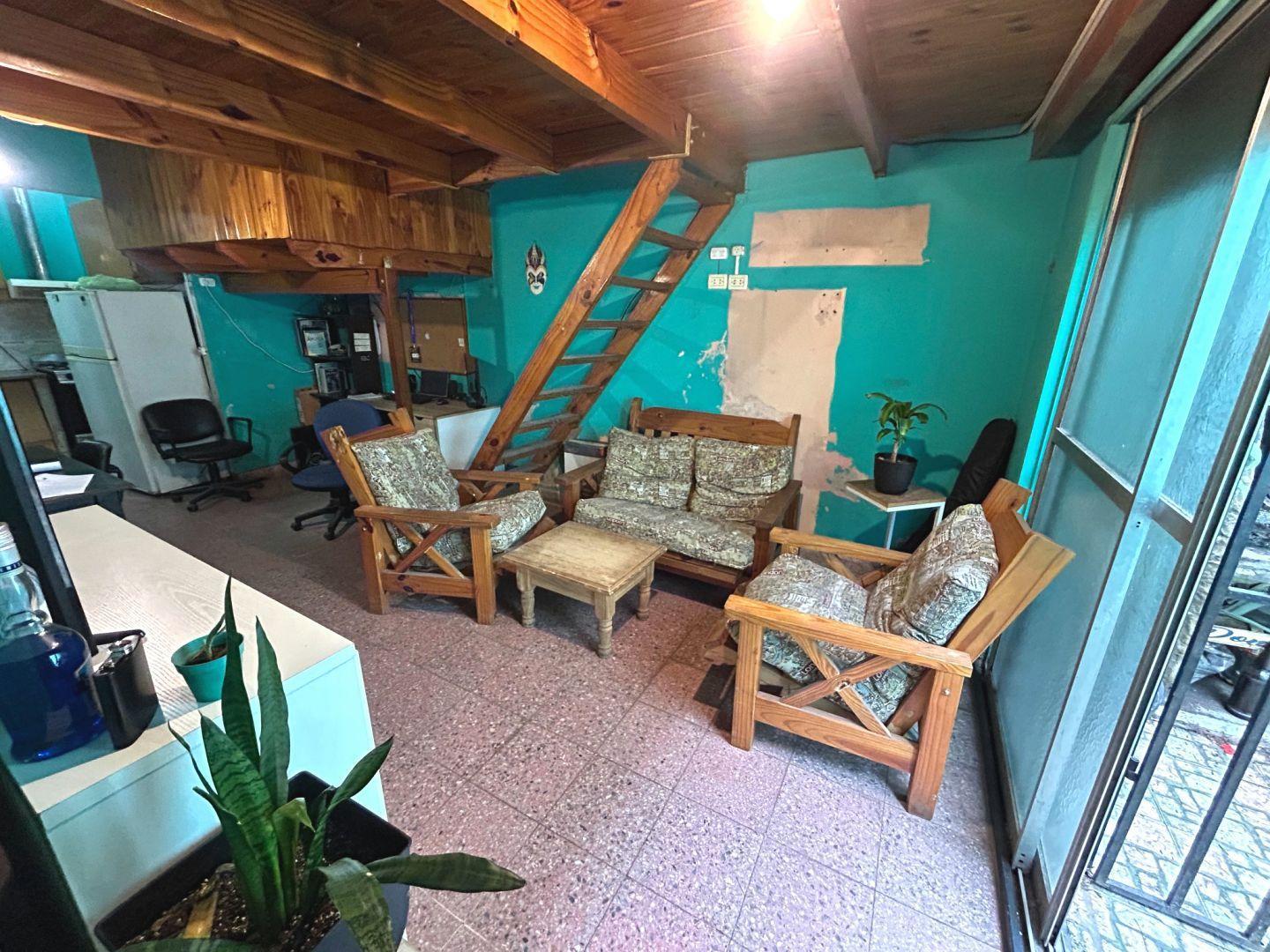 Foto de VENTA PH DE 3 AMBIENTES CON PATIO Y TERRAZA PROPIA EN LUGANO, imagen 2