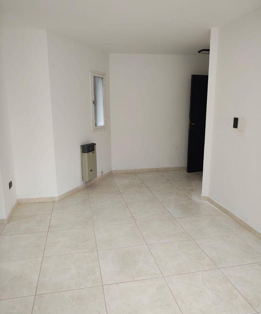 Foto de Alquiler Caseros 906 1 dormitorio externo con balcòn, imagen 1