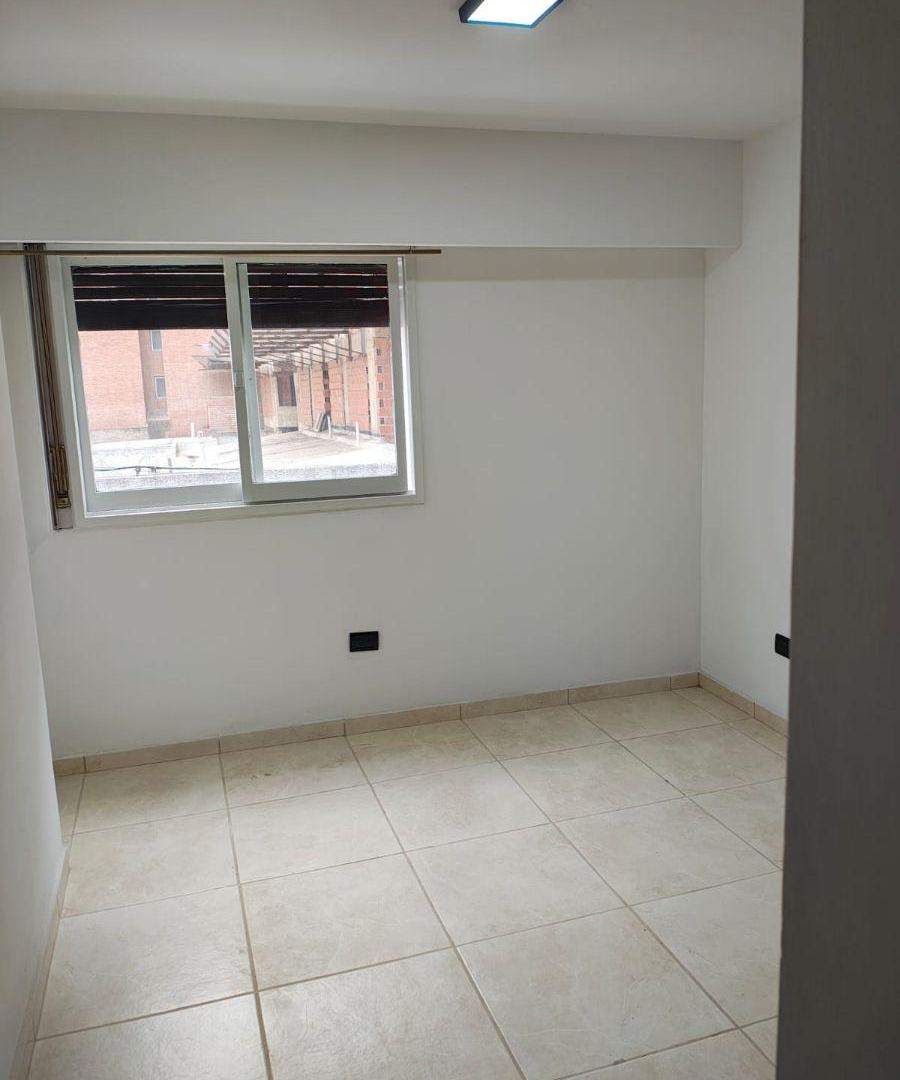 Foto de Alquiler Caseros 906 1 dormitorio externo con balcòn, imagen 4